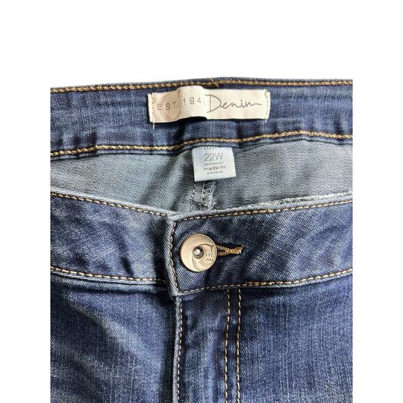 Women's Plus Size Cato Jean Shorts Sz 22W Dark Blue Wash Stretch 8" Inseam - Picture 3 of 5